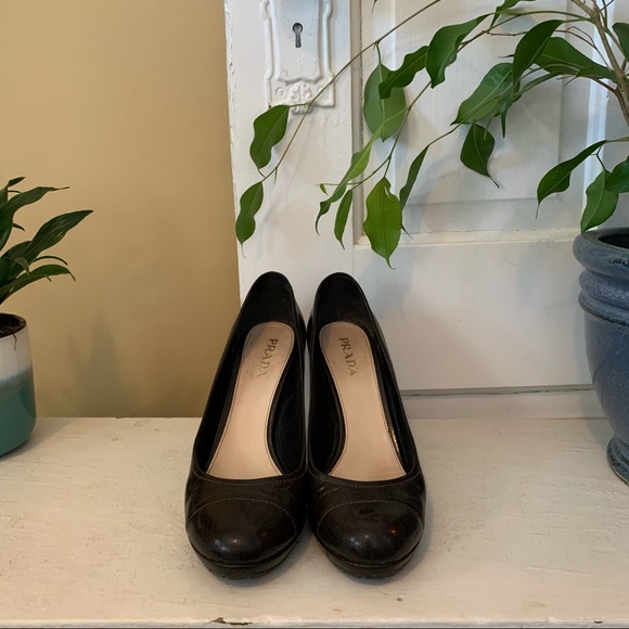 PRADA patent brown leather round toe pump heels - Picture 3 of 9